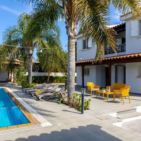 ヴィラ Cape Greco Palm Trees *