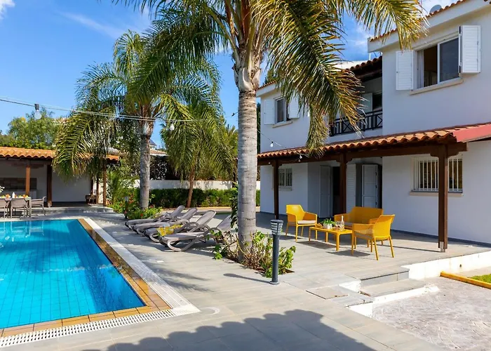 Βίλα Cape Greco Palm Trees *