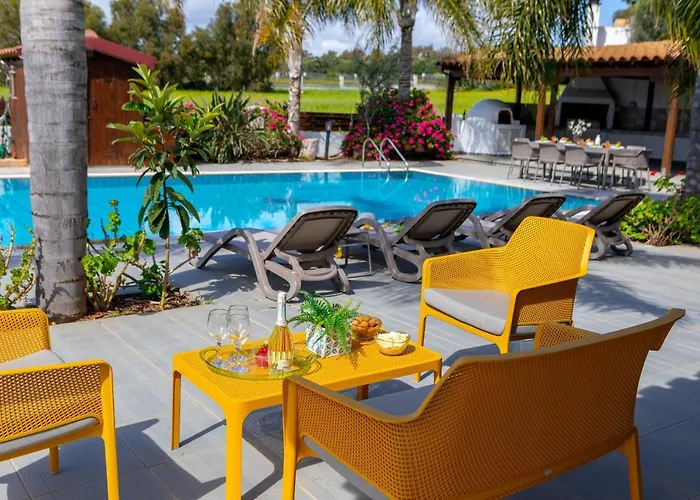 ヴィラ Cape Greco Palm Trees