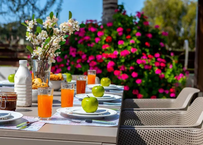 Villa Cape Greco Palm Trees